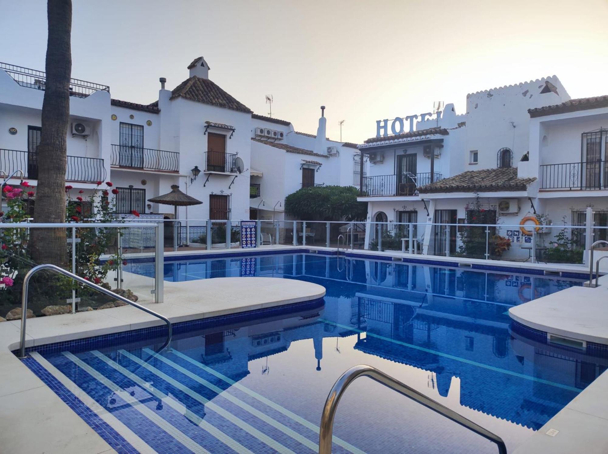 Villa Nueva Nerja 22 Menyber Exterior foto